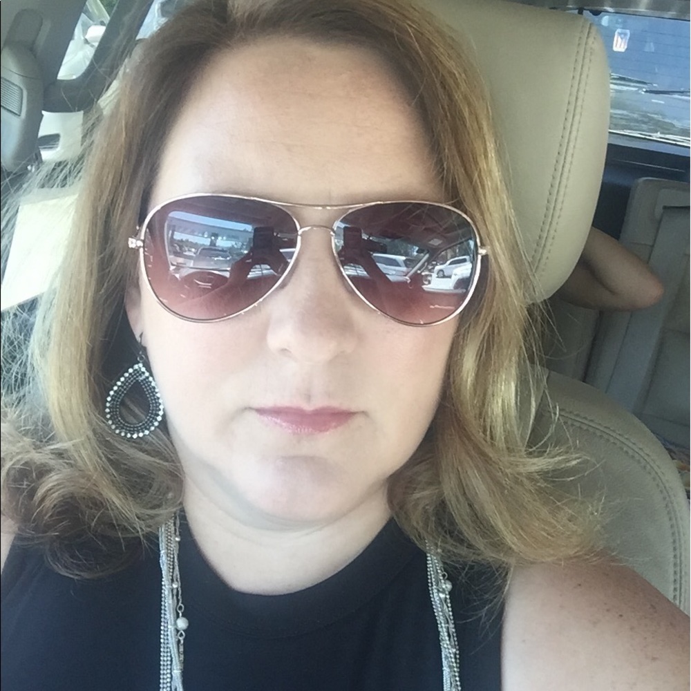 Meet your Posher, Tracy